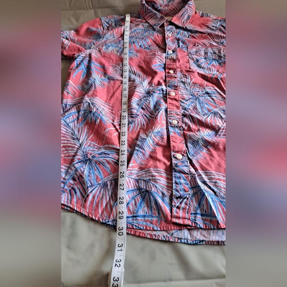 American Eagle Hawaiian Short Sleeve Button up men's shirt size XL Red & Blue - Picture 6 of 9